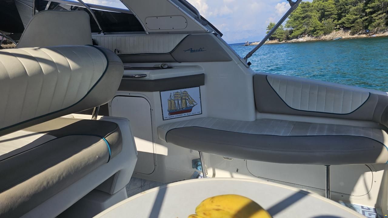 Bayliner 3255 Avanti Express Cruiser