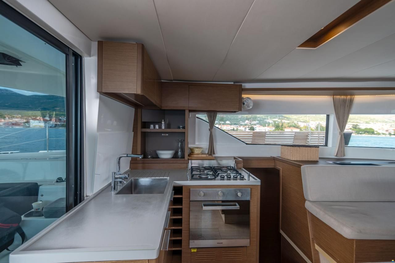 Lagoon 50