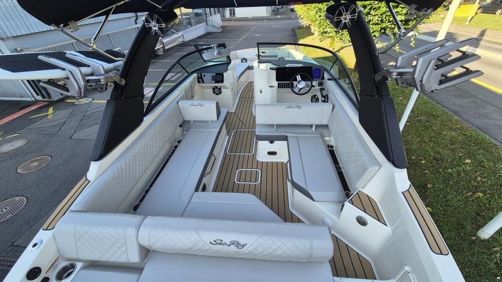 Sea Ray SDX 270 Surf