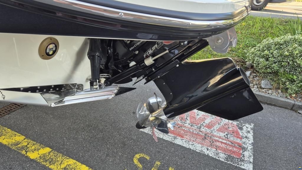 Sea Ray SDX 270 Surf