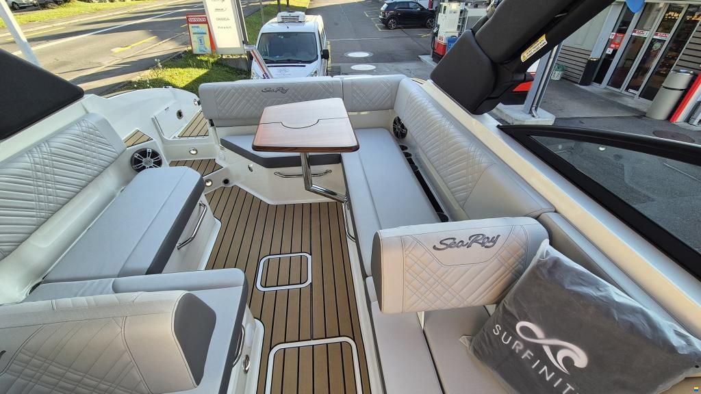 Sea Ray SDX 270 Surf