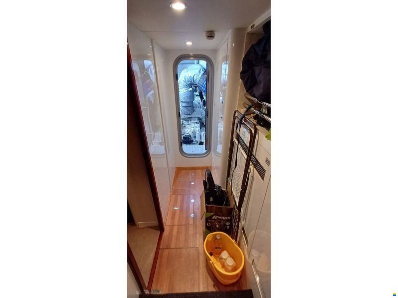 Princess Yachts International 72