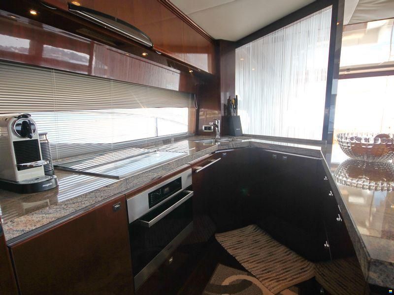 Princess Yachts International 72