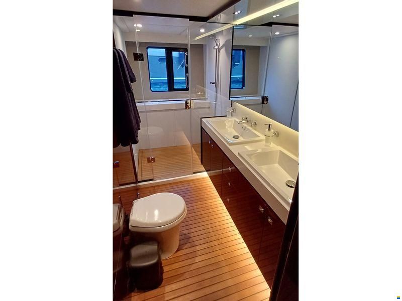 Princess Yachts International 72