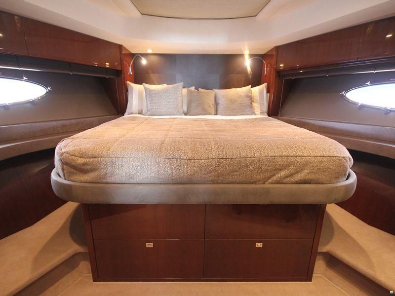 Princess Yachts International 72