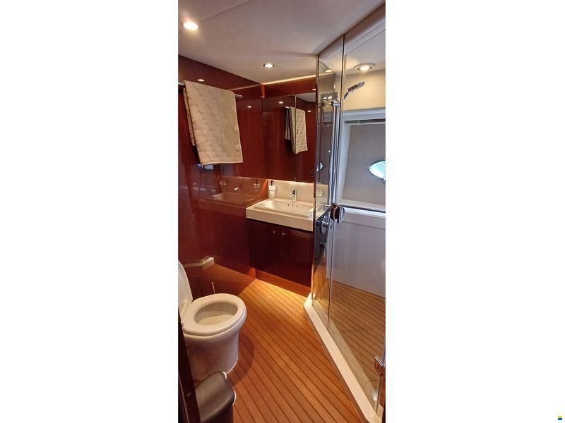 Princess Yachts International 72