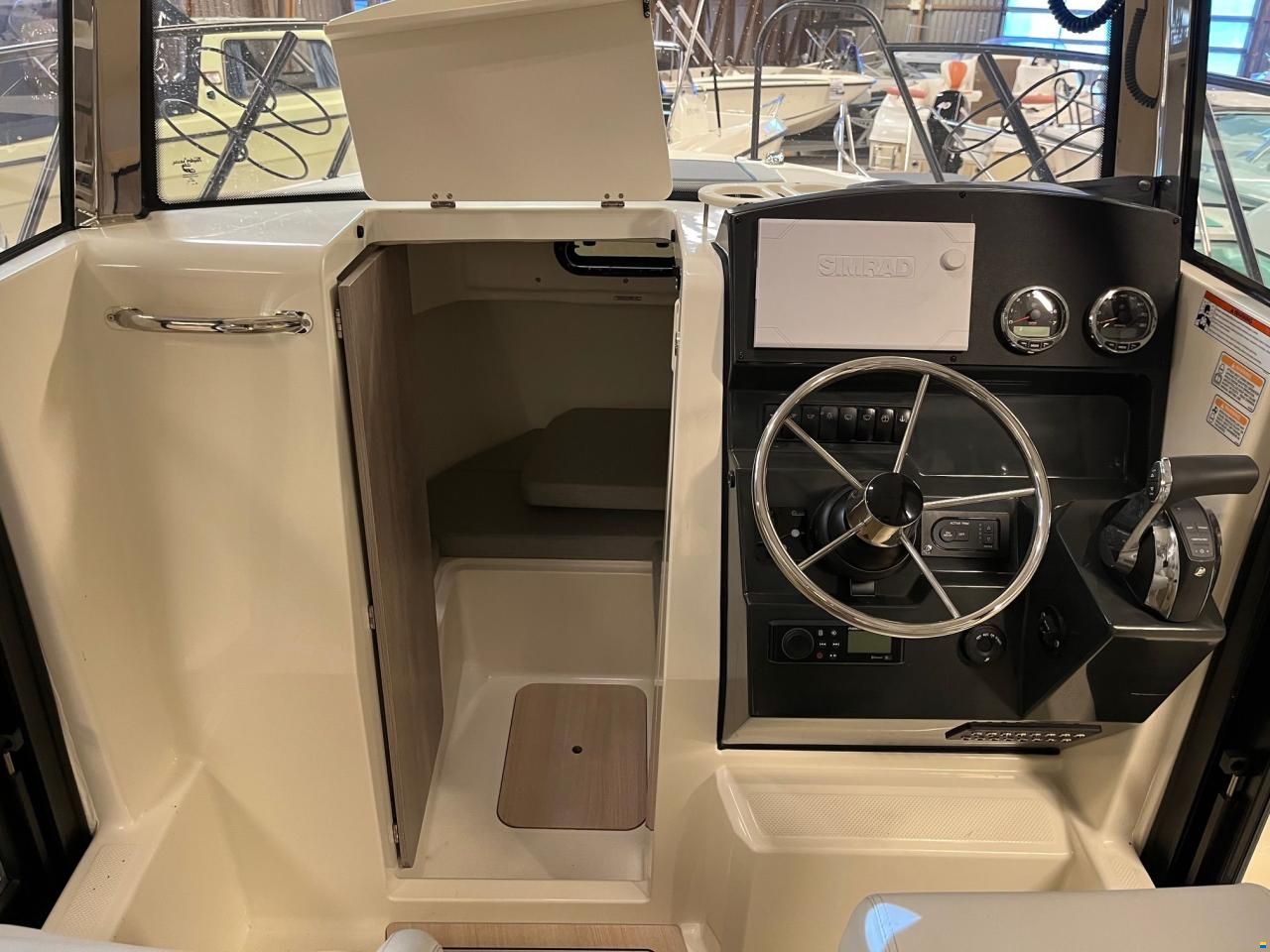 Quicksilver Captur 705 Pilothouse med 225 hk Mercury