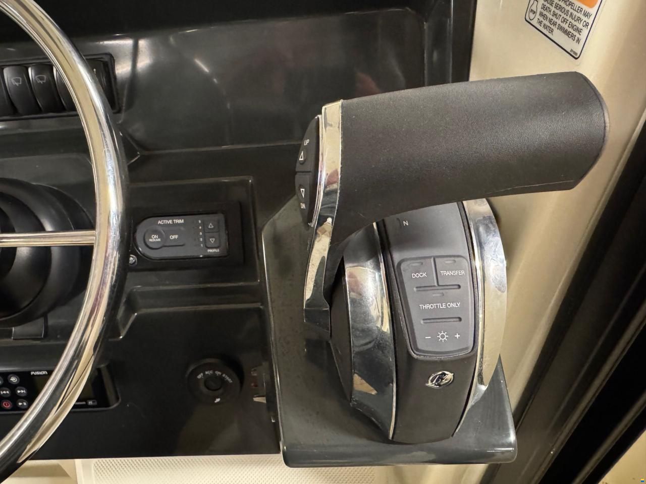 Quicksilver Captur 705 Pilothouse med 225 hk Mercury