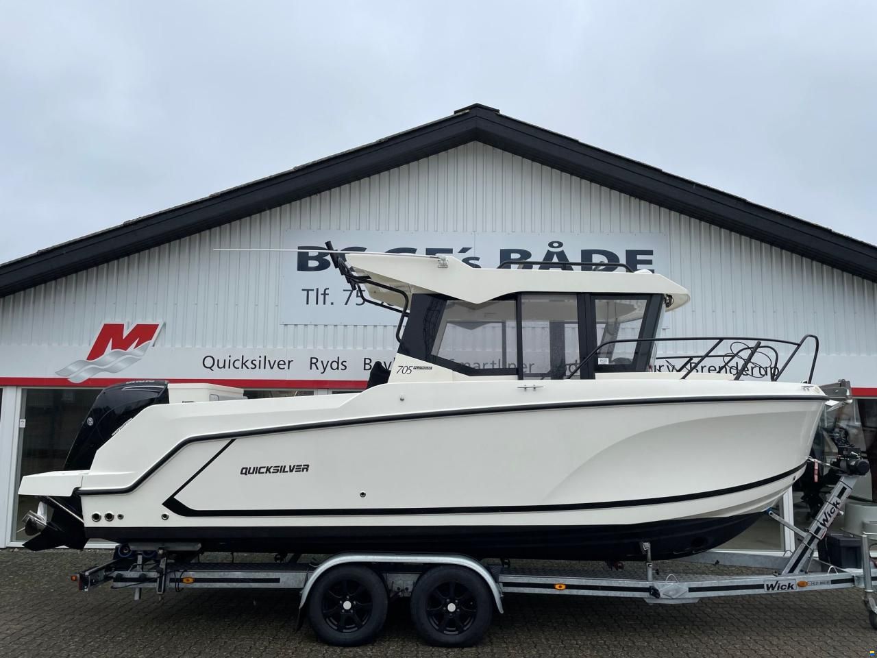 Quicksilver Captur 705 Pilothouse med 225 hk Mercury