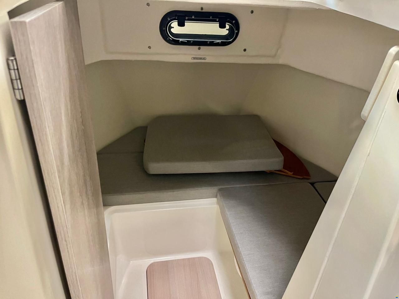 Quicksilver Captur 705 Pilothouse med 225 hk Mercury