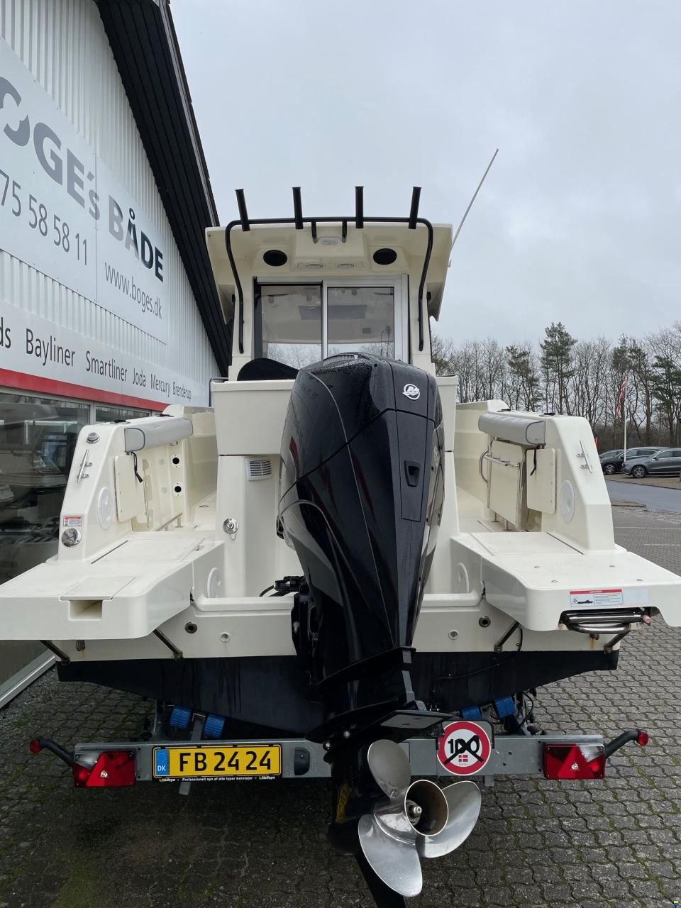 Quicksilver Captur 705 Pilothouse med 225 hk Mercury