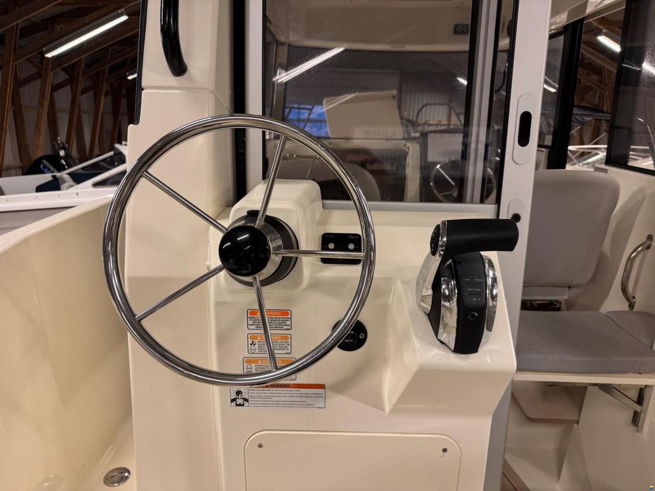 Quicksilver Captur 705 Pilothouse med 225 hk Mercury