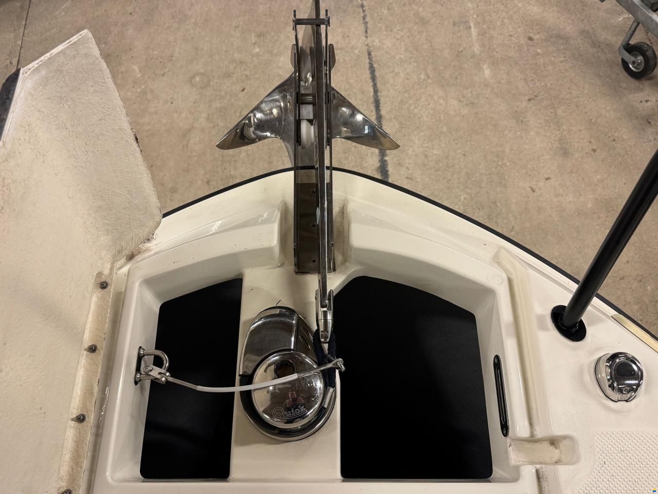 Quicksilver Captur 705 Pilothouse med 225 hk Mercury