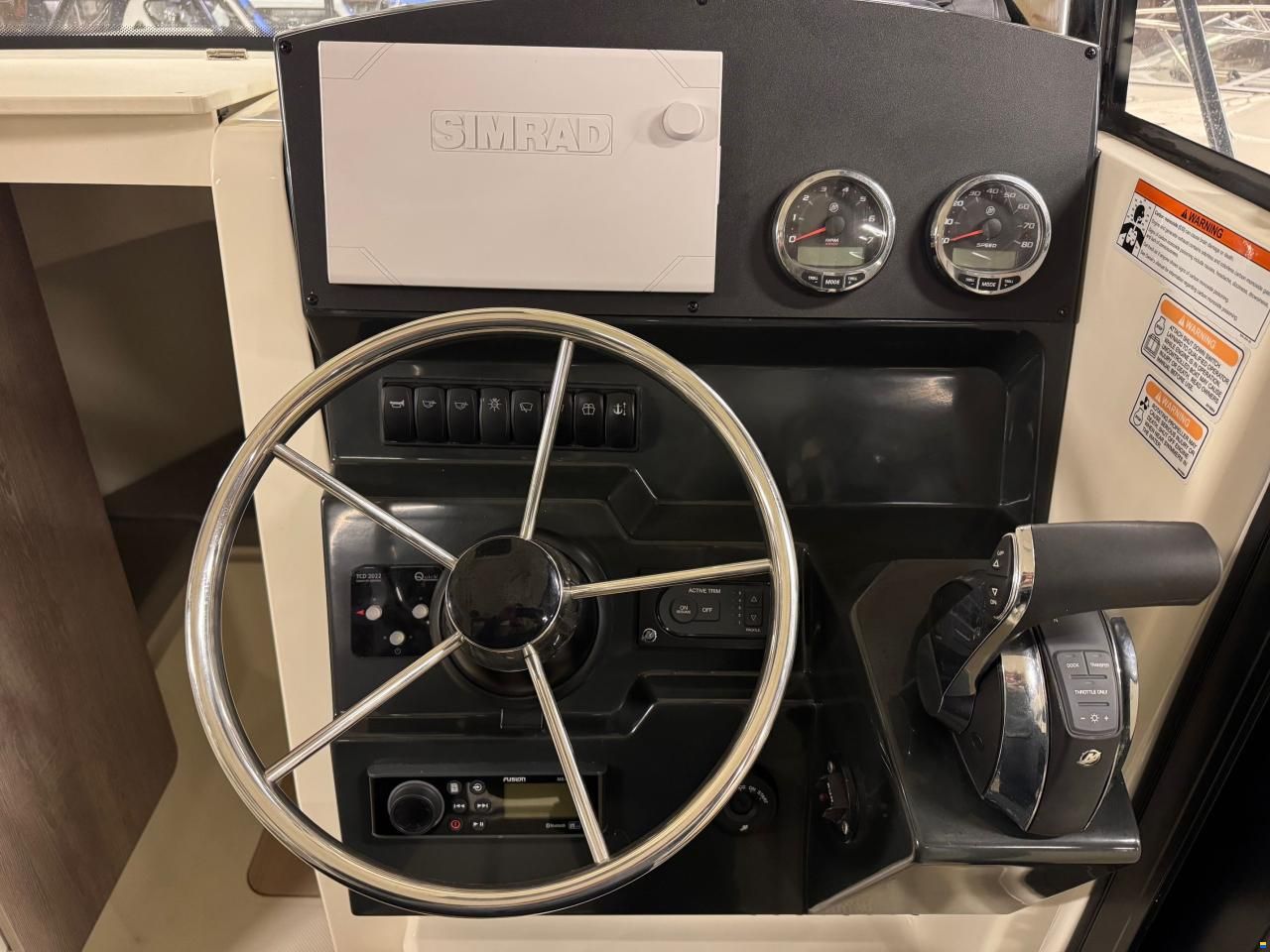 Quicksilver Captur 705 Pilothouse med 225 hk Mercury