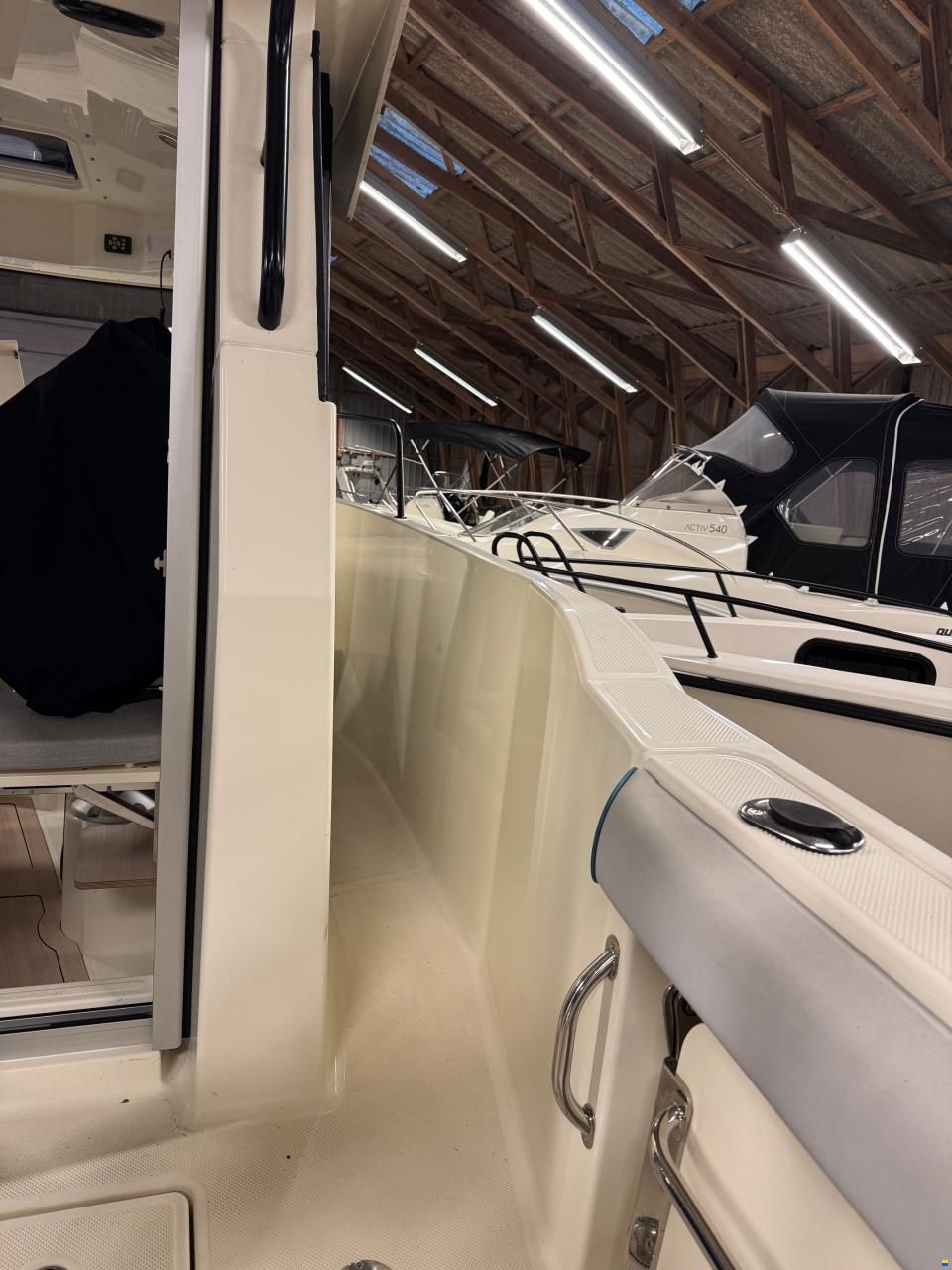Quicksilver Captur 705 Pilothouse med 225 hk Mercury