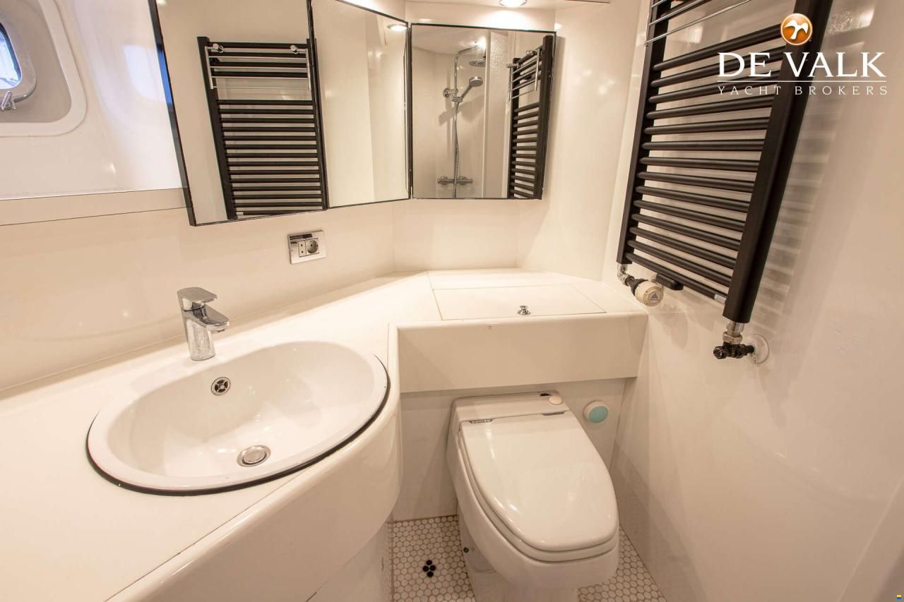 Van der Valk Explorer 25M