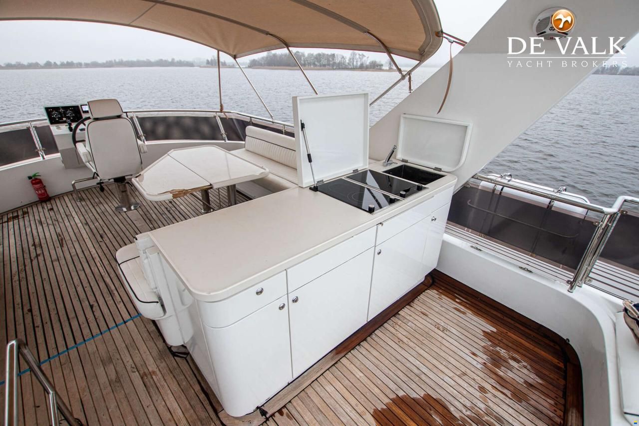 Van der Valk Explorer 25M