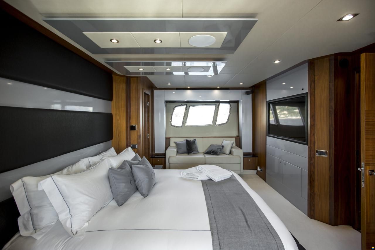 Sunseeker Predator 84