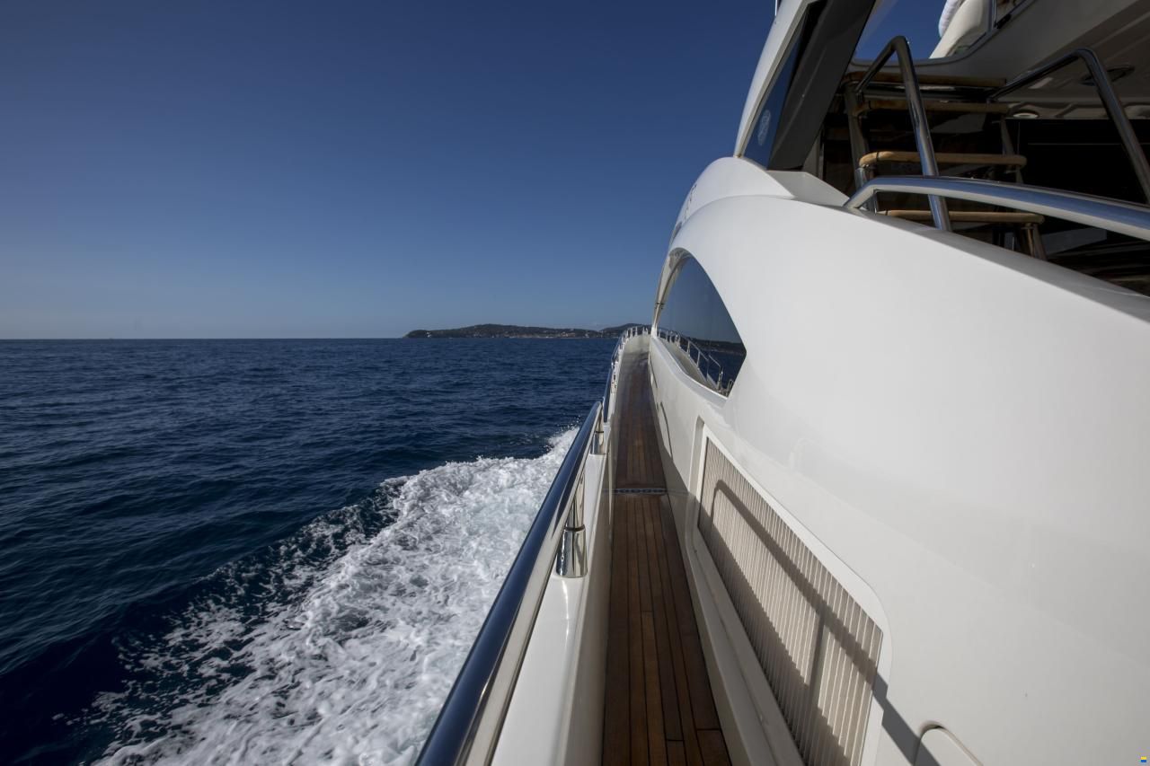 Sunseeker Predator 84