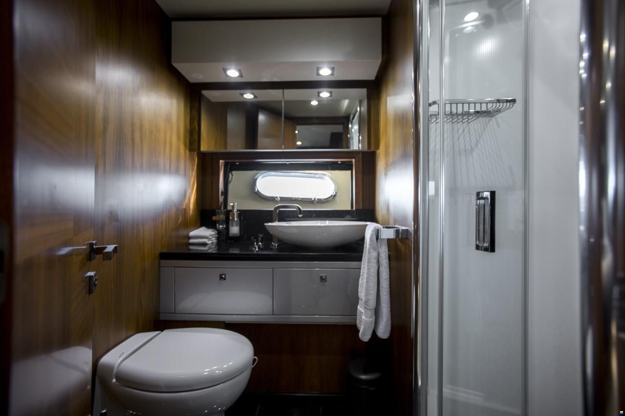 Sunseeker Predator 84