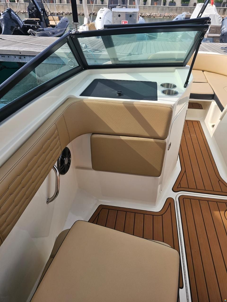 Sea Ray 210 SPX