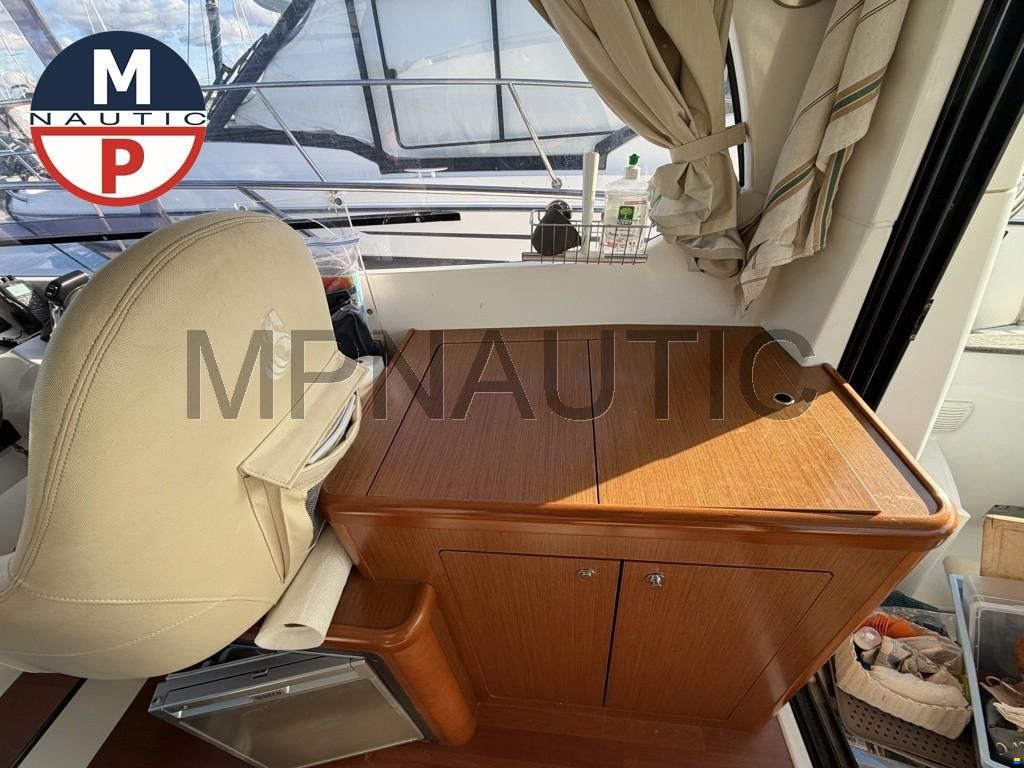 Beneteau Antares 880