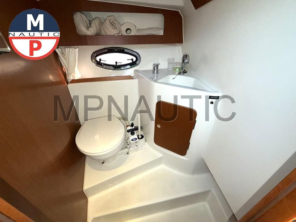 Beneteau Antares 880