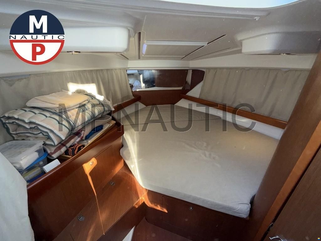 Beneteau Antares 880
