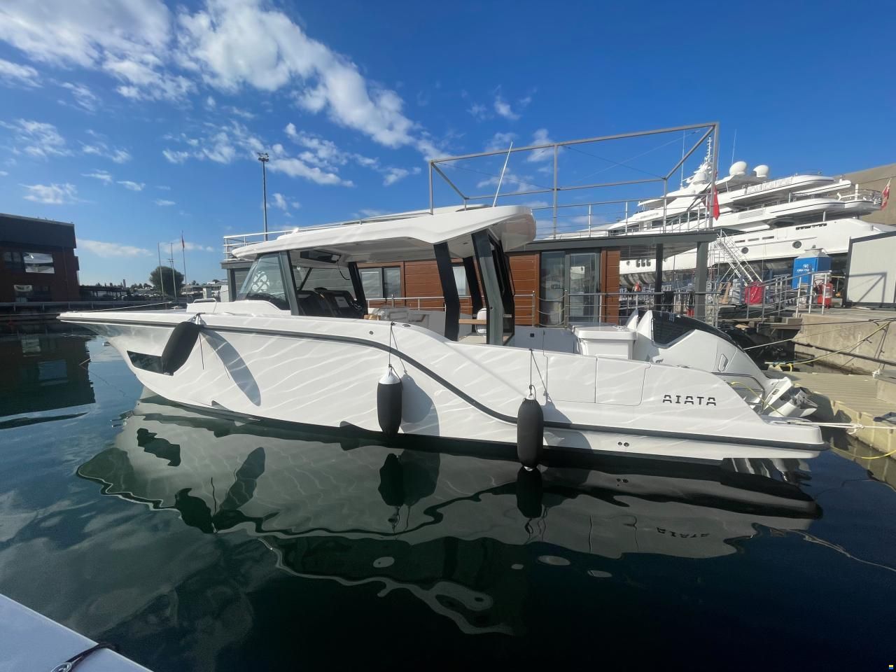 Aiata Wayfinder 38 Open