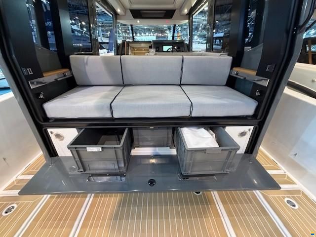 Aiata Wayfinder 38 Cabin