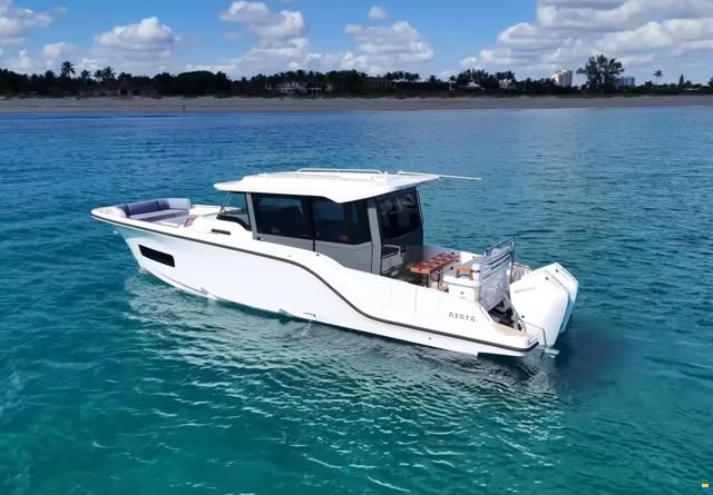 Aiata Wayfinder 38 Cabin