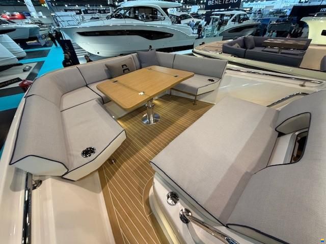 Aiata Wayfinder 38 Cabin