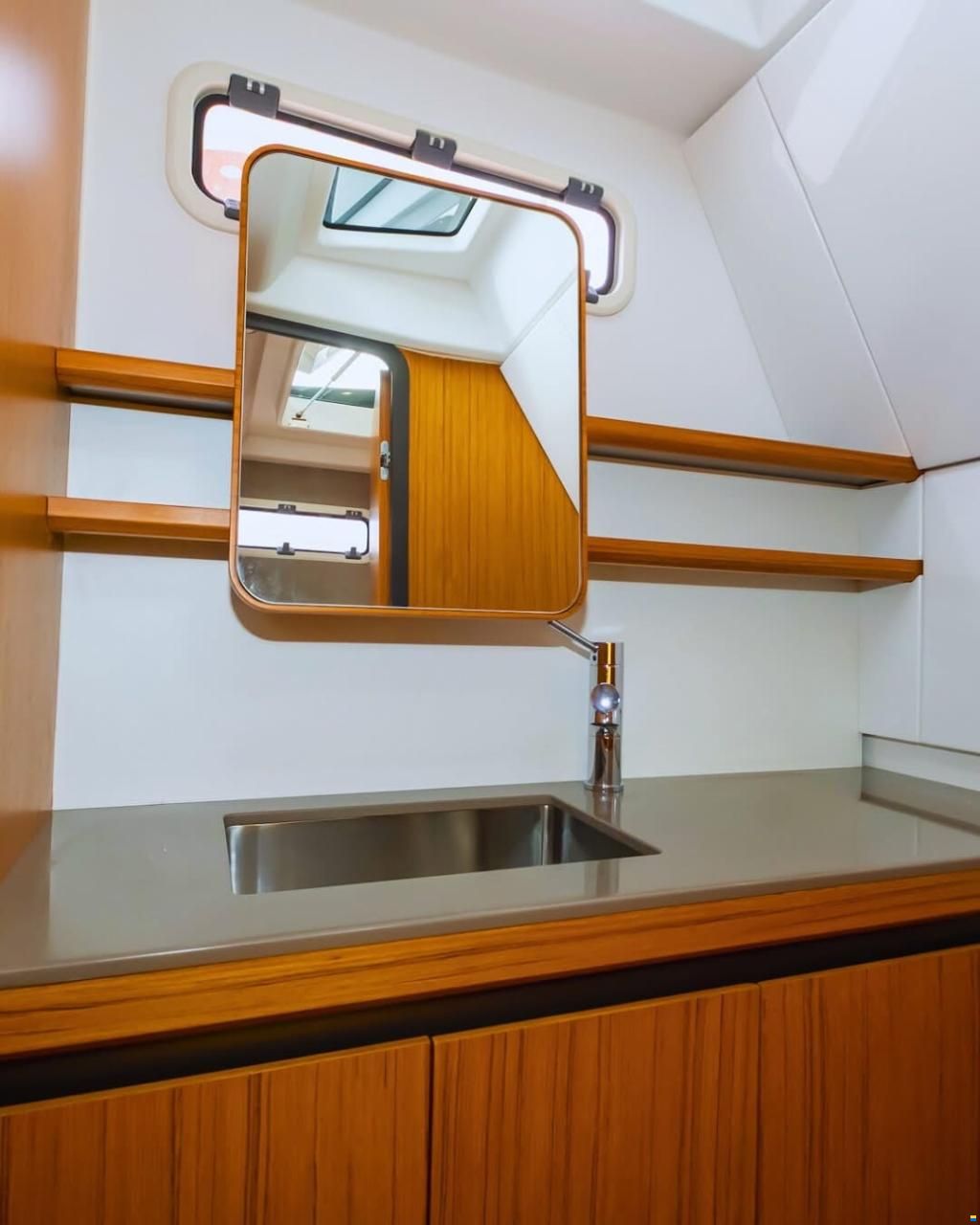 Aiata Wayfinder 38 Cabin