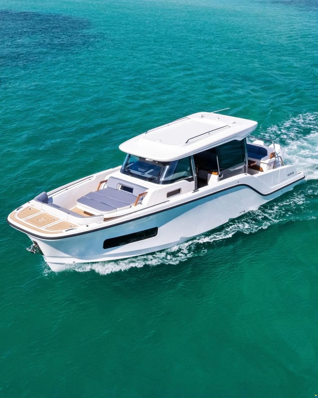Aiata Wayfinder 38 Cabin
