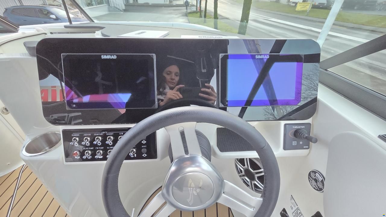 Sea Ray SDX 250 Surf Europe