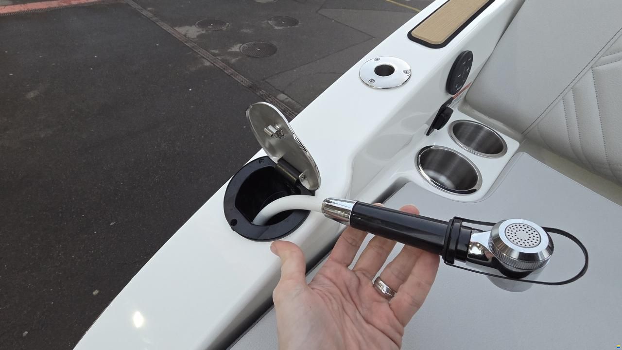 Sea Ray SDX 250 Surf Europe