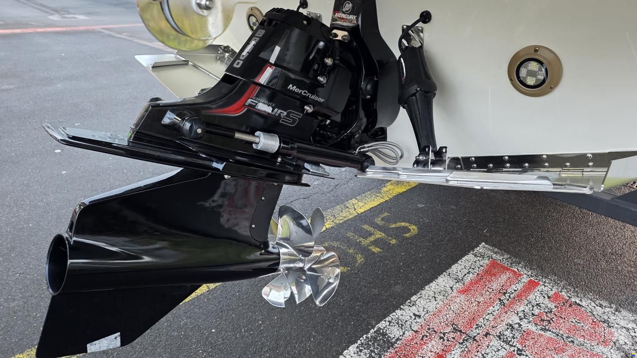 Sea Ray SDX 250 Surf Europe