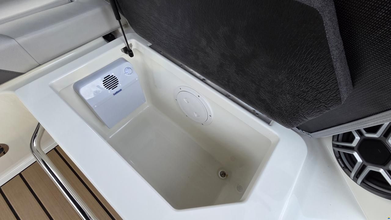 Sea Ray SDX 250 Surf Europe