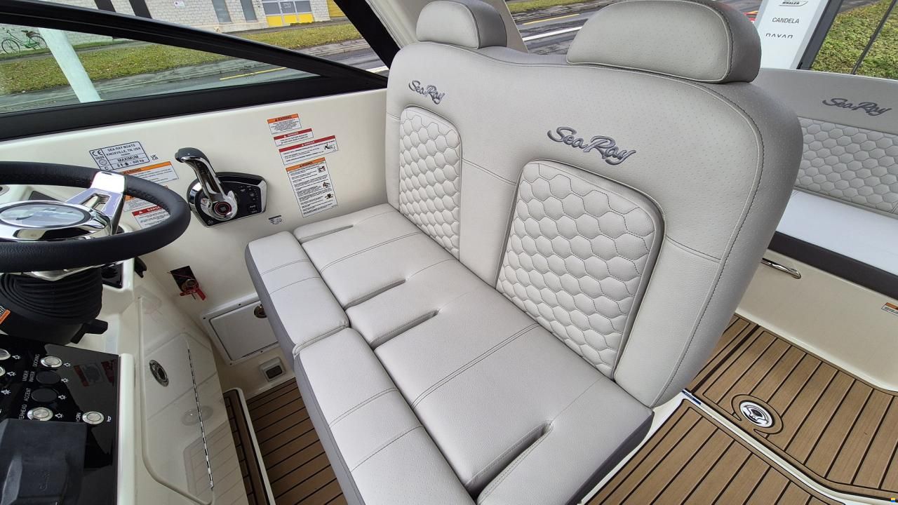 Sea Ray Sundancer 265 Europe