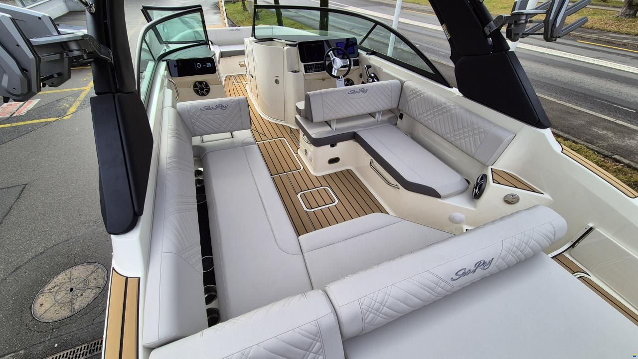 Sea Ray SDX 270 Surf Europe