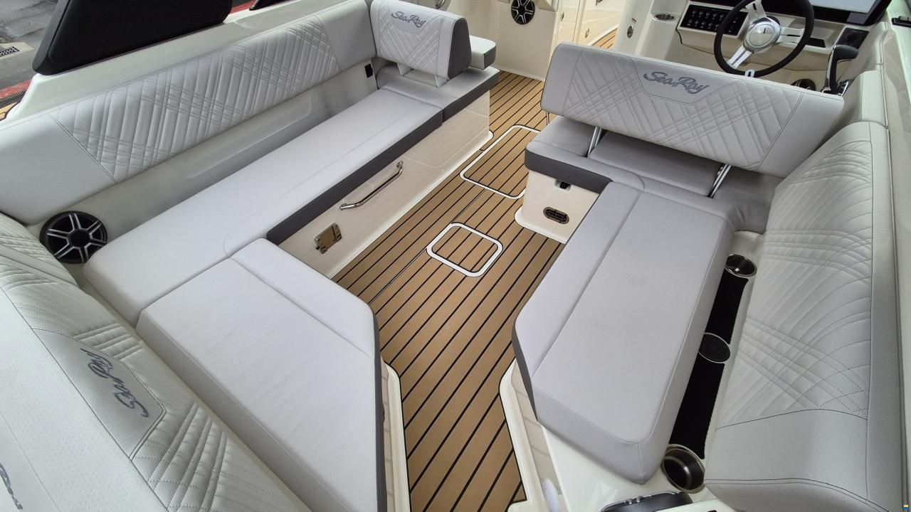 Sea Ray SDX 270 Surf Europe