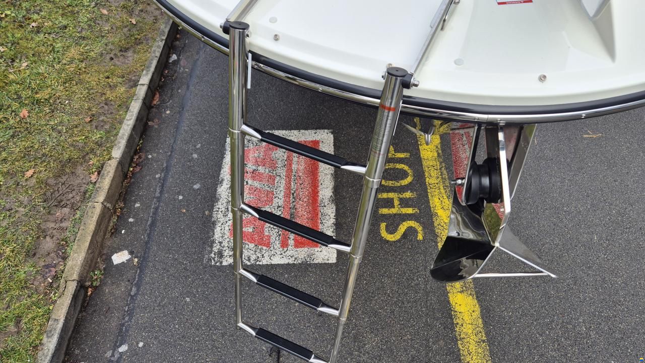 Sea Ray SDX 270 Surf Europe