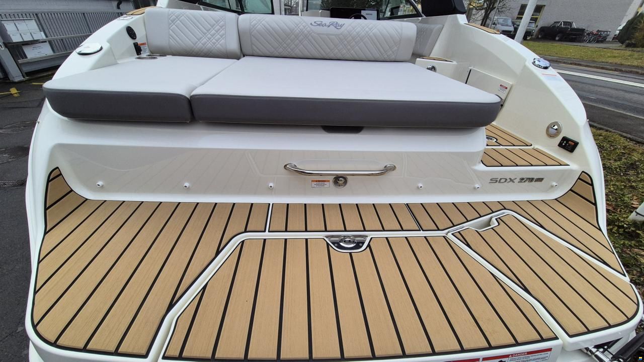 Sea Ray SDX 270 Surf Europe