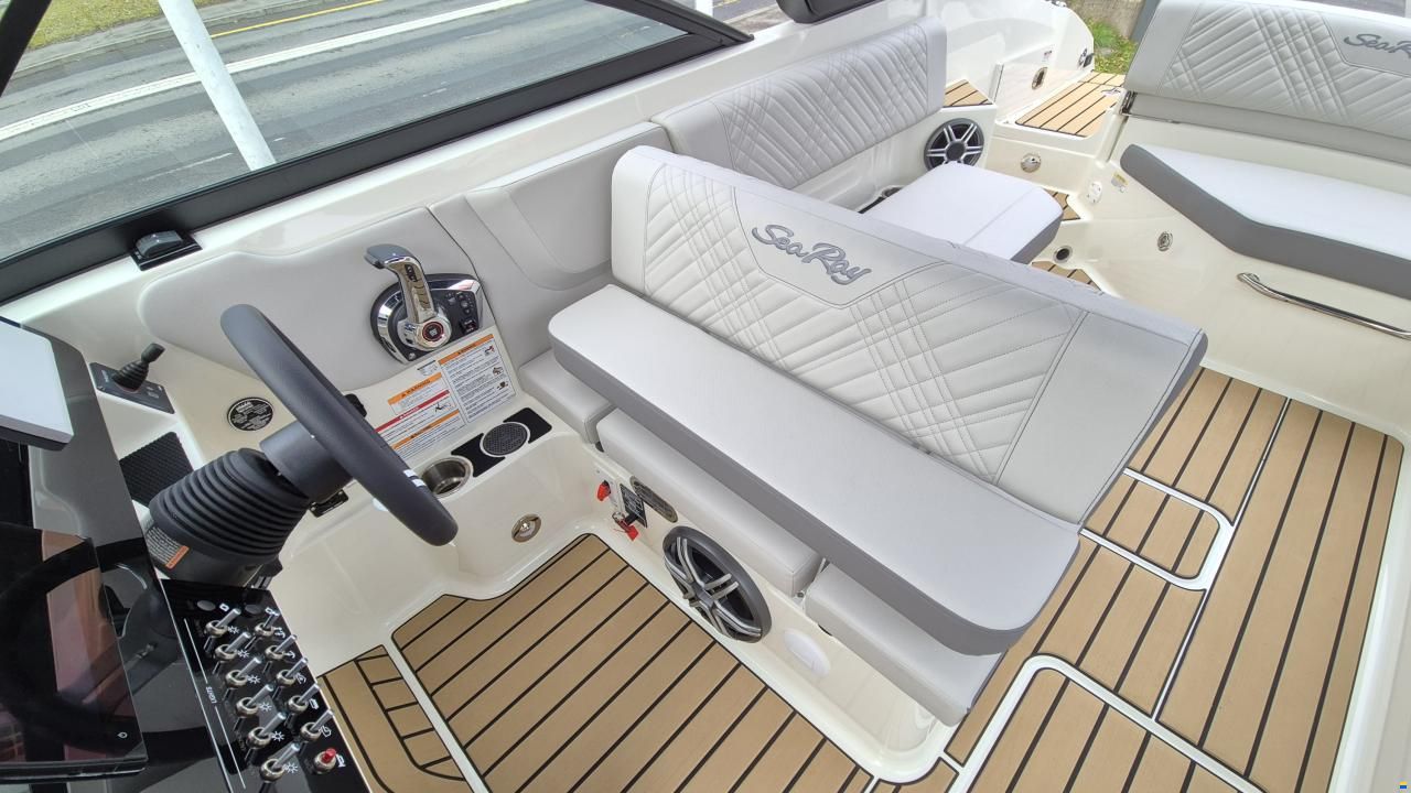 Sea Ray SDX 270 Surf Europe