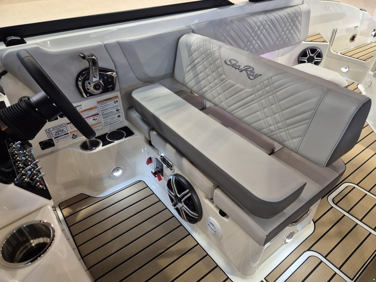Sea Ray SDX 270 Surf Europe