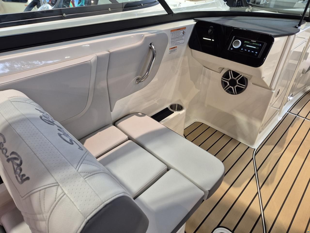 Sea Ray SDX 270 Surf Europe