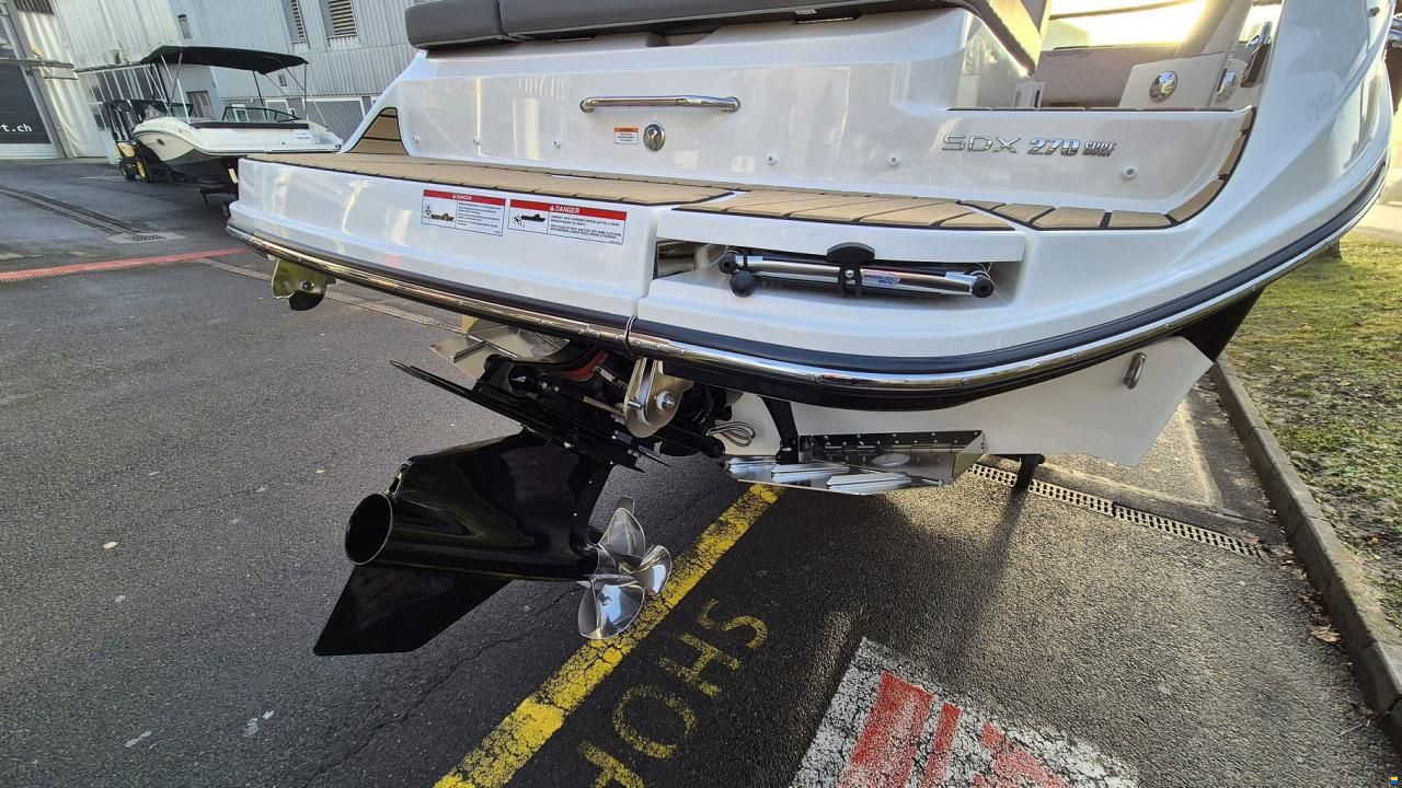 Sea Ray SDX 270 Surf Europe