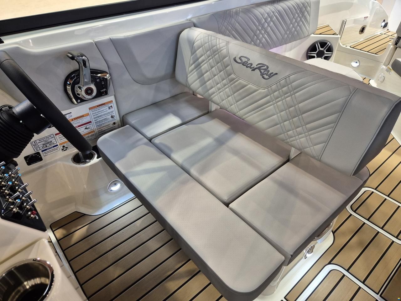 Sea Ray SDX 270 Surf Europe