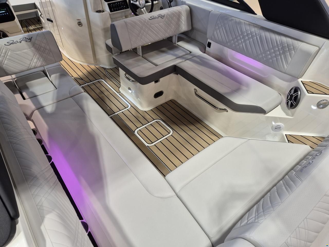 Sea Ray SDX 270 Surf Europe