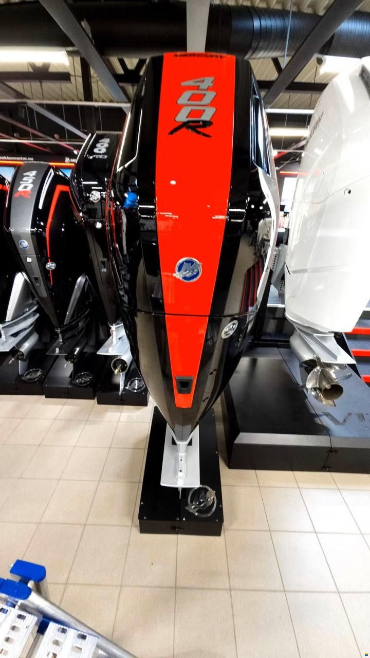 Mercury Racing 400R XL 5.7L V10 Verado